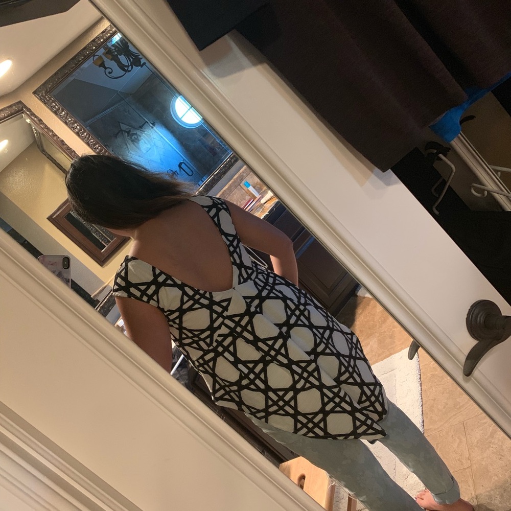 🆕 Low-High Minimalistic Patterned Top - Picture 6 of 6